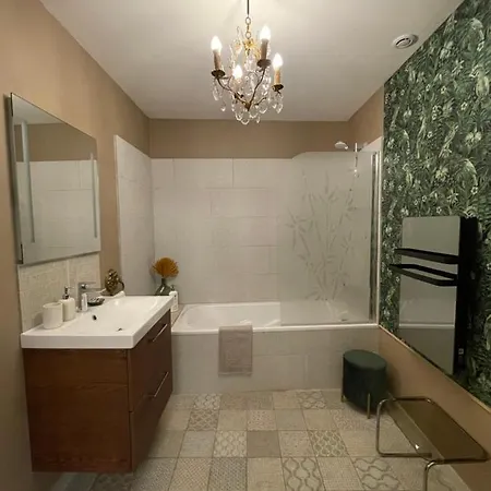 Relax & Jacuzzi Proche Cite De Carcassonne Holiday home