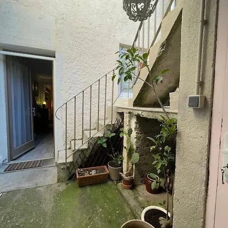 Relax & Jacuzzi Proche Cite De Carcassonne Holiday home *
